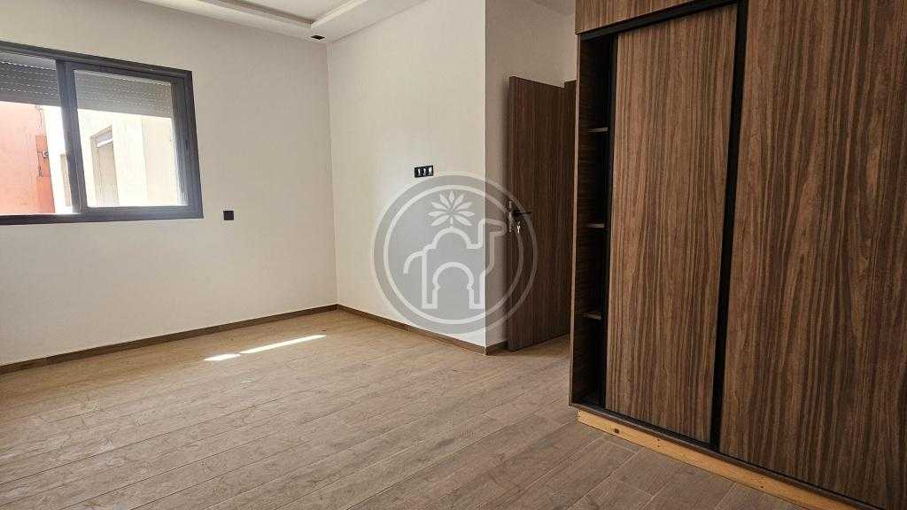 Appartement moderne avec piscine 