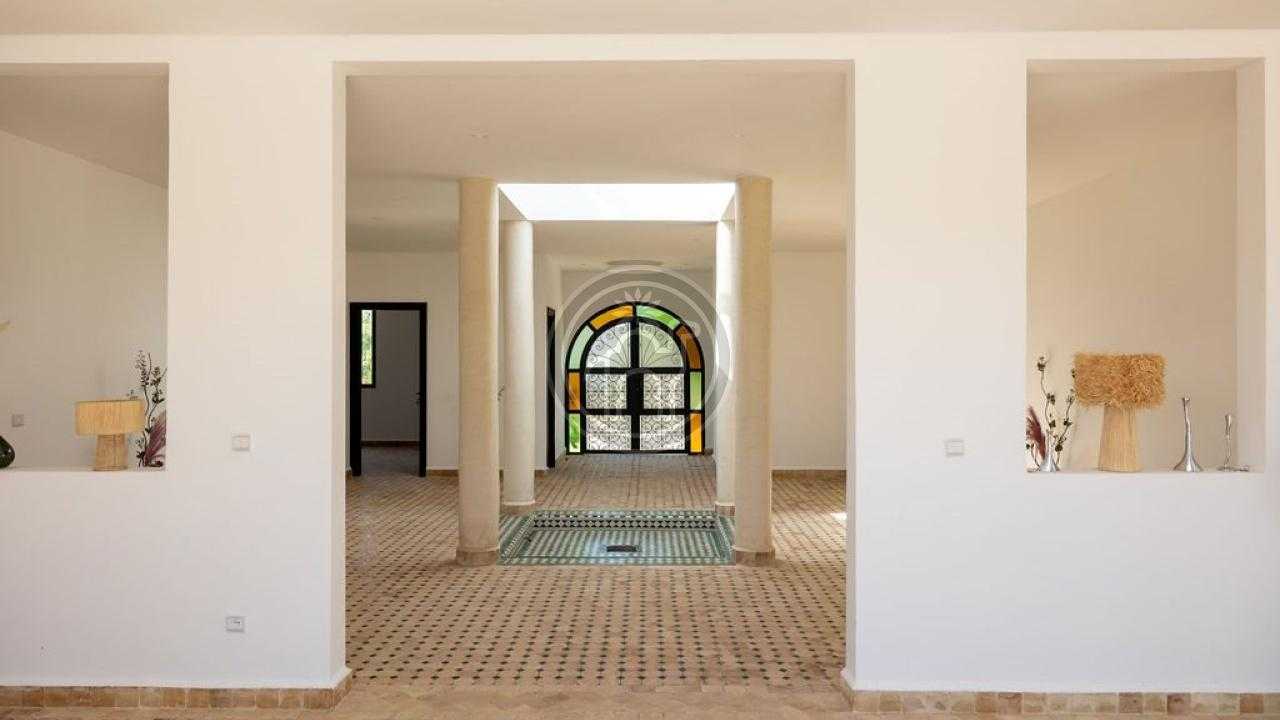Villa avec 14 photos
