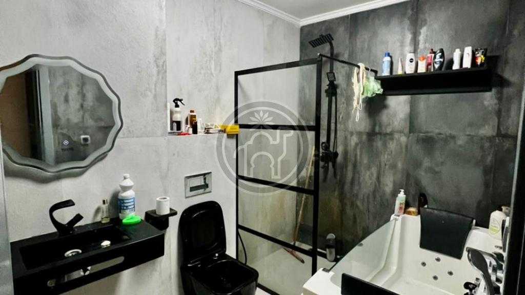 Spacieux appartement vue mer, dans une résidence sécurisée avec ascensseur