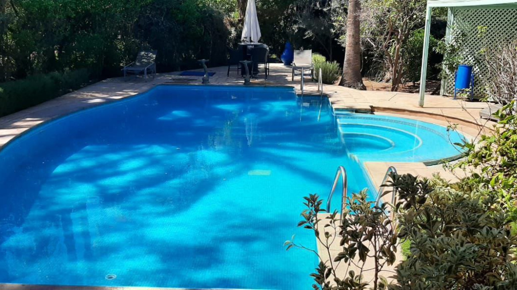 Villa a vendre dans le circuit de la Palmeraie avec sa piscine.