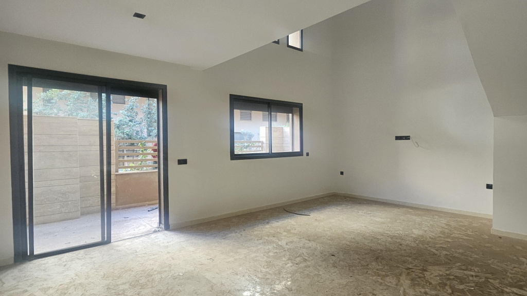 Duplex avec piscine  près de M Avenue 