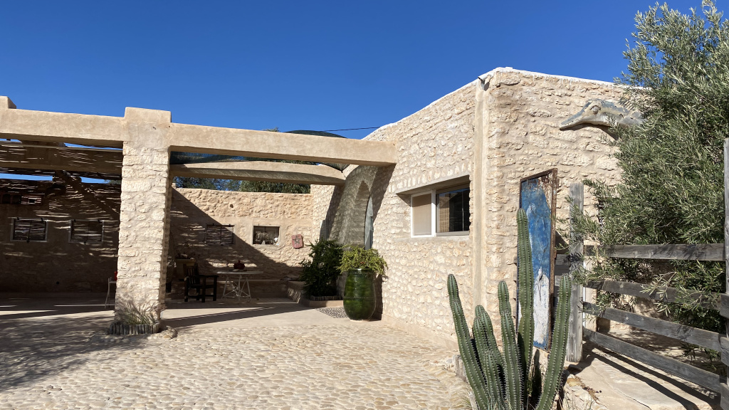 Maison plein pieds 3 chambres, piscine, vue magnifique sur la campagne, avec AVNA