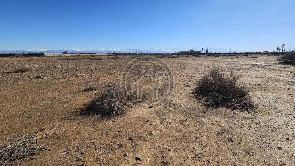 Terrain d\'1H5 a vendre a 15mn du centre ville avec vue degagee sur l\'Atlas.