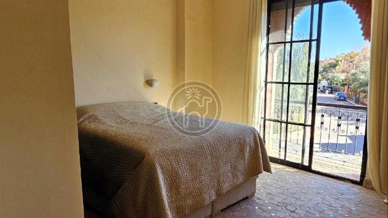 Villa avec 15 photos