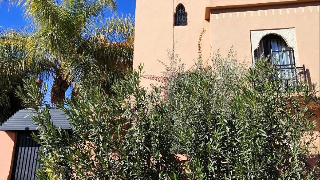 Agreable villa de 3 chambres en résidence, avec piscine privative.