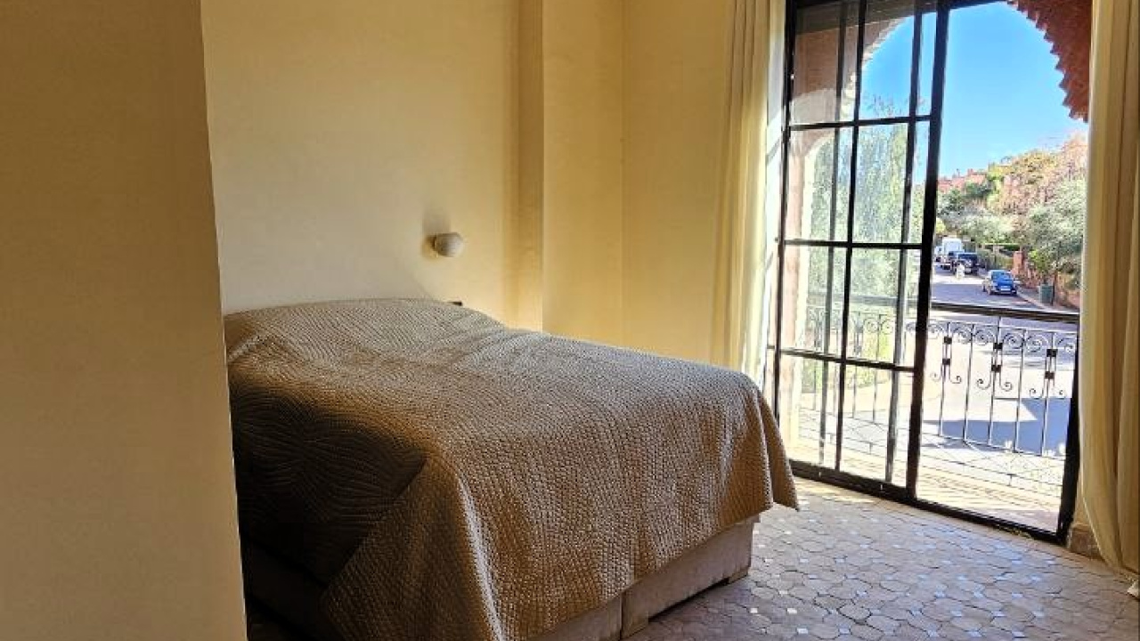 Villa avec 15 photos