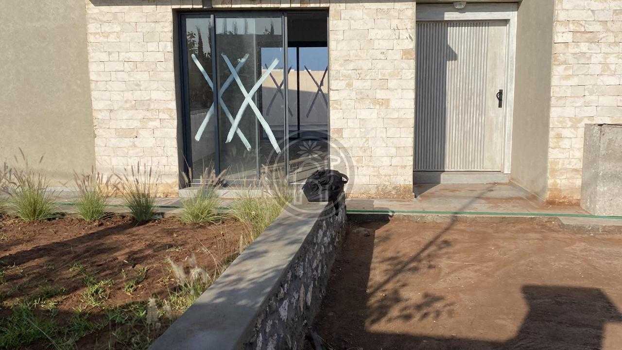 Villa avec 15 photos