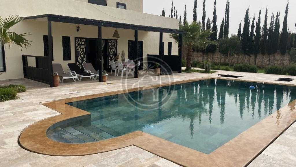 Superbe villa 5 chambres piscine au coeur de la campagne berbere ( sans AVNA).