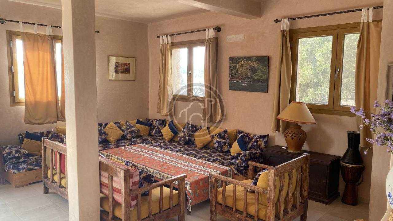 Villa avec 15 photos