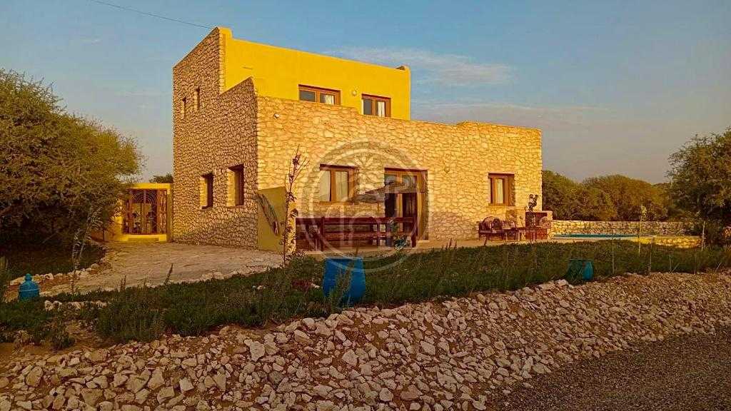 Villa 3 chambres et piscine, proche de la plage.