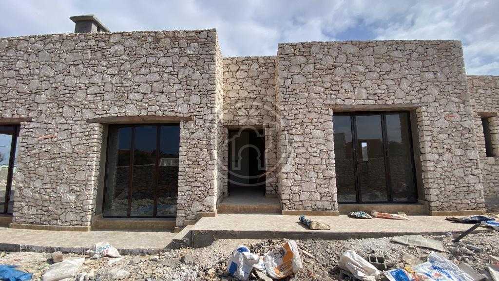 Villa de plein-pied,  4 chambres, piscine.