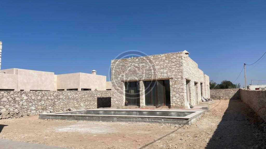 Villa de plein-pied,  4 chambres, piscine.