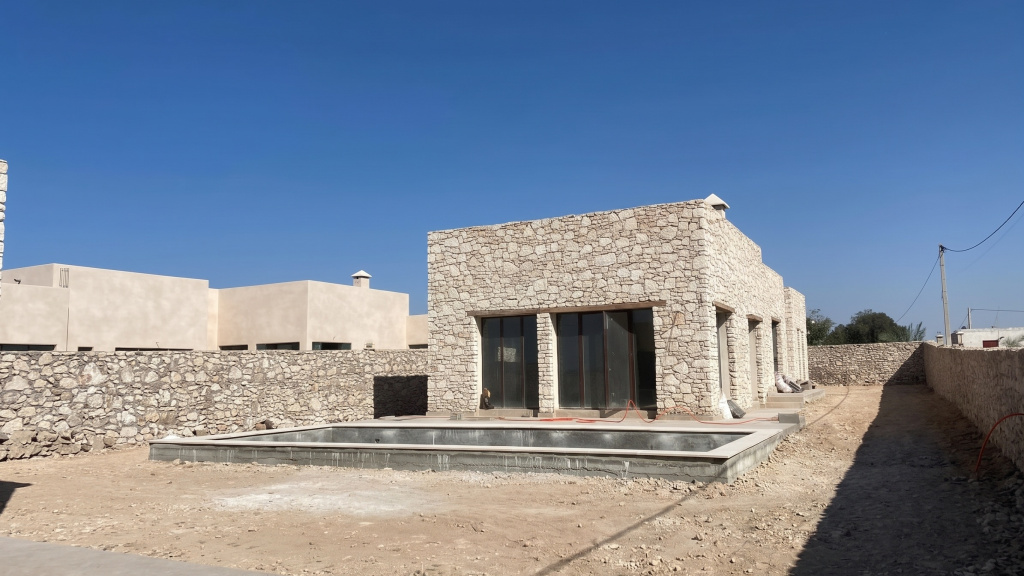 Villa de plein-pied,  4 chambres, piscine.
