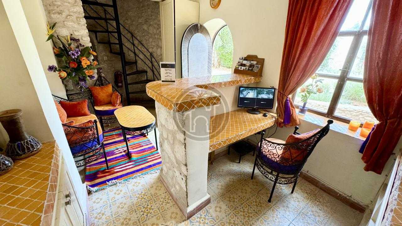 Maison d'hôtes à 850 000&euro;