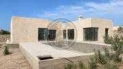 Villa de plain-pied, 4 chambres, piscine. En cours de finition.