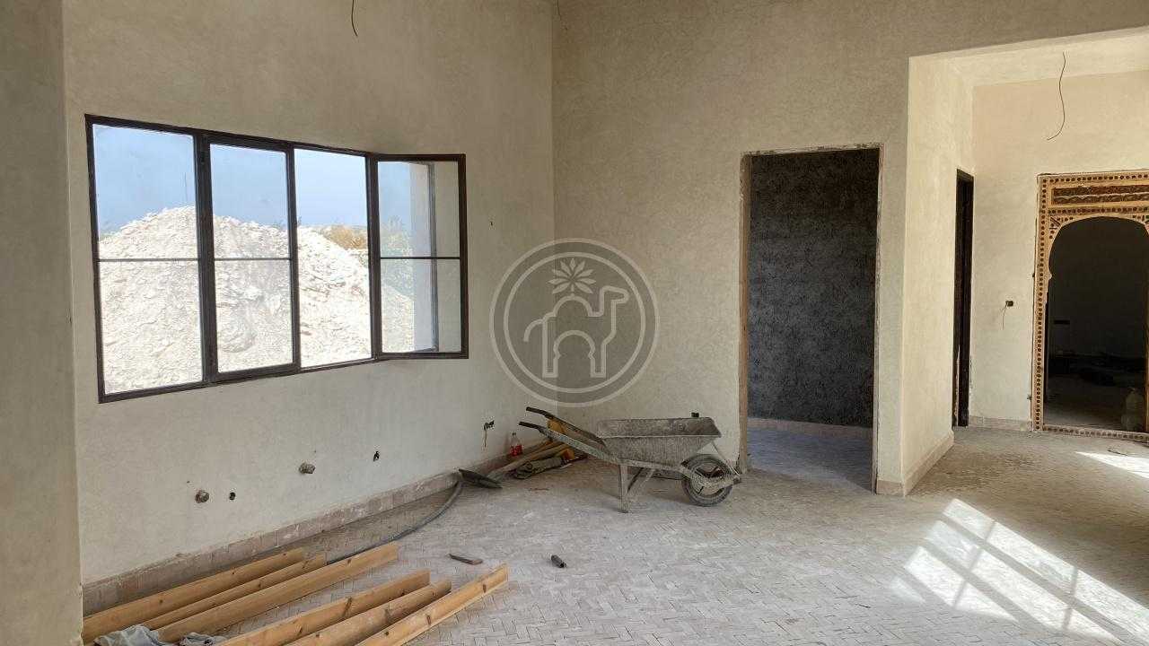 Villa de plain-pied, 4 chambres, piscine. En cours de finition.