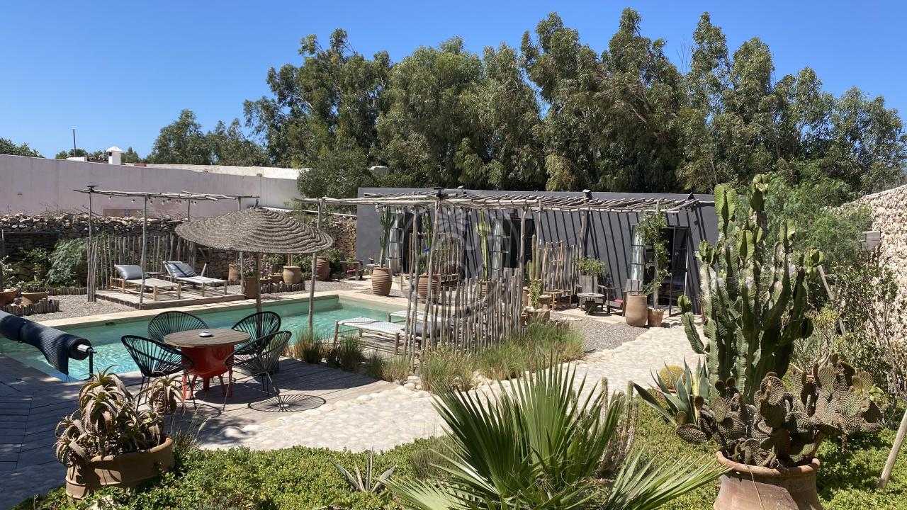 Villa à 595 000&euro;
