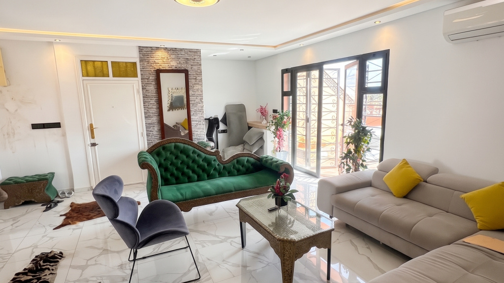Spacieux appartement avec grande terrasse à Guéliz