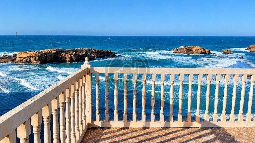 Riad titré à vendre à Essaouira – Première ligne face à l’océan