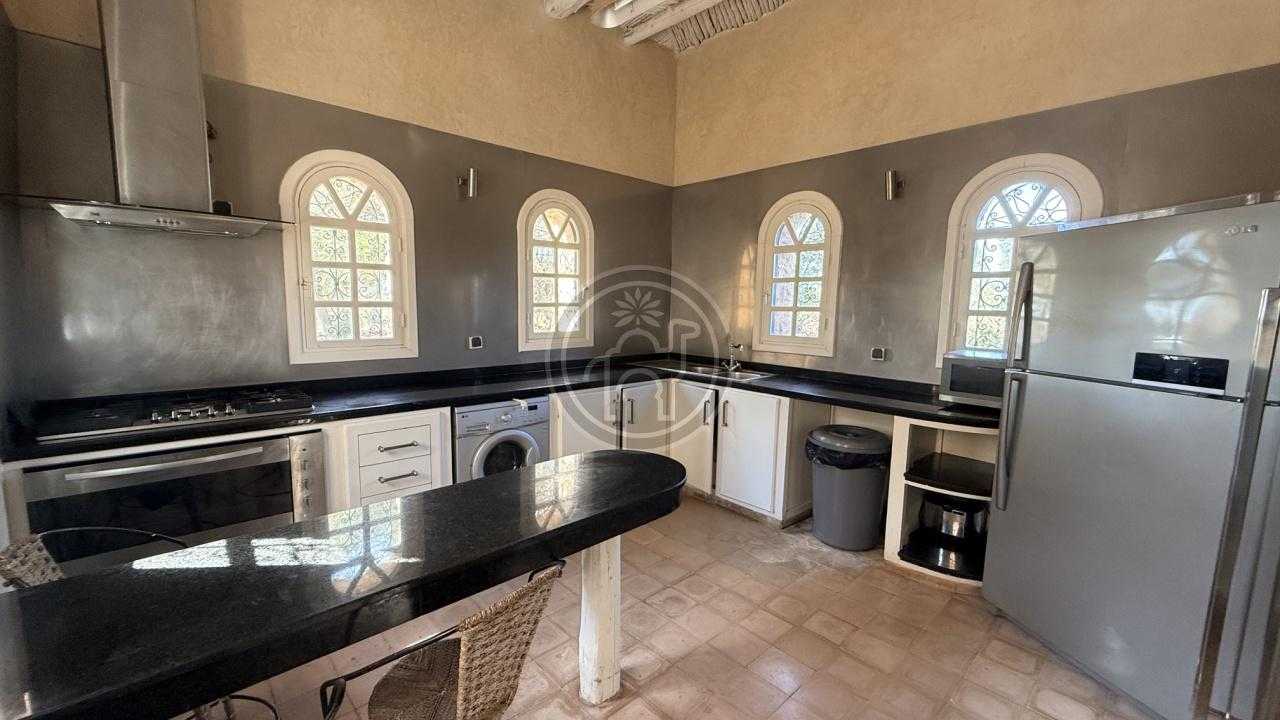 Villa avec 14 photos