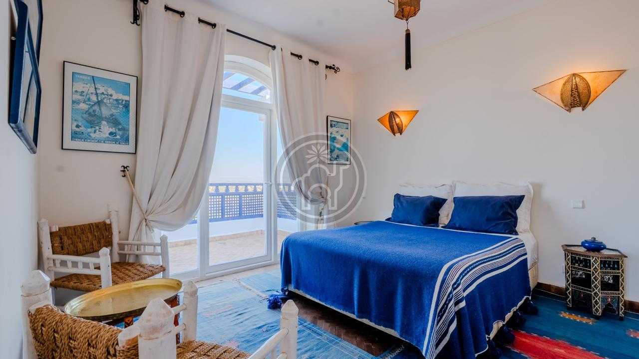 Villa avec 15 photos