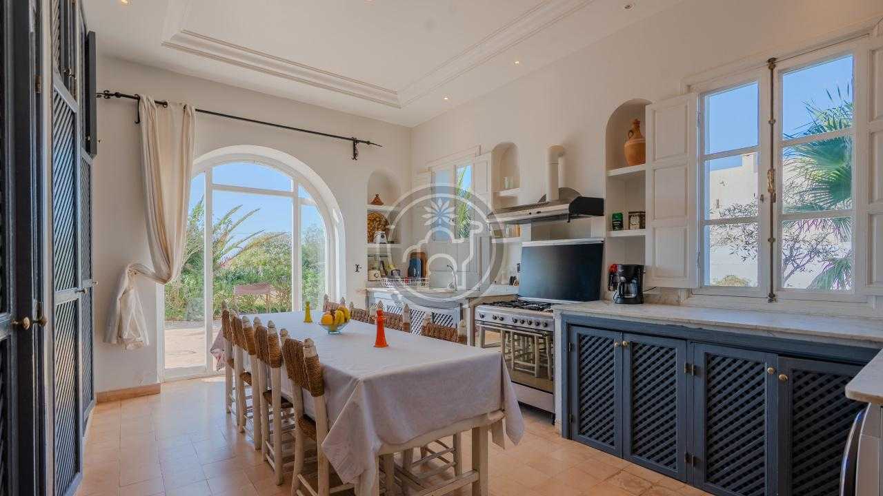Villa avec terrasse